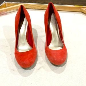 Coral Jessica Simpson Suede Pumps in size 9.5